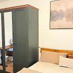 King Bed - Full Kitchen - Balcony Essen