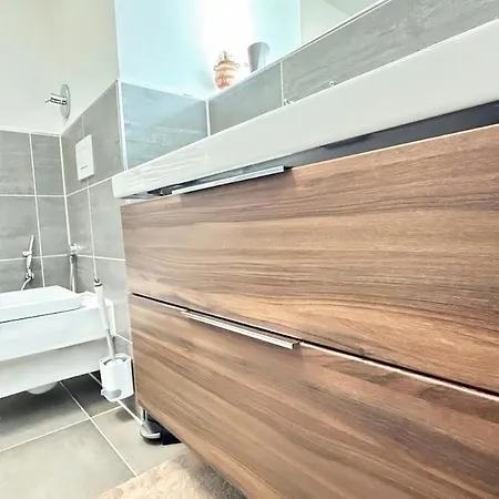 King Bed - Full Kitchen - Balcony