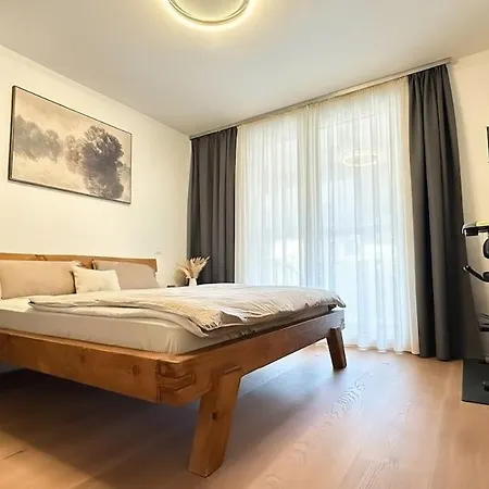 아파트 King Bed - Full Kitchen - Balcony 에센