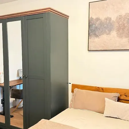 King Bed - Full Kitchen - Balcony Essen