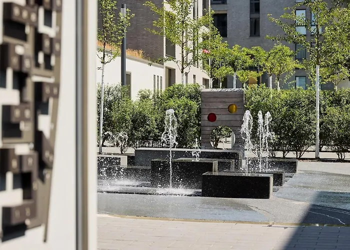 King Bed - Full Kitchen - Balcony *