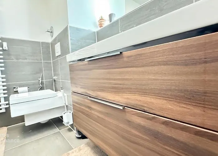 King Bed - Full Kitchen - Balcony