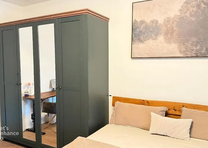 King Bed - Full Kitchen - Balcony Essen