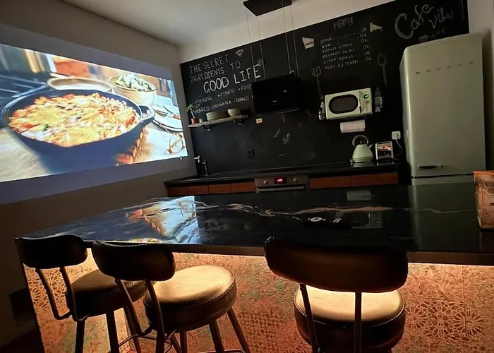 King Bed - Full Kitchen - Balcony 아파트 *