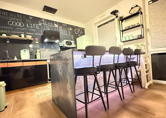 King Bed - Full Kitchen - Balcony Apartment Essen